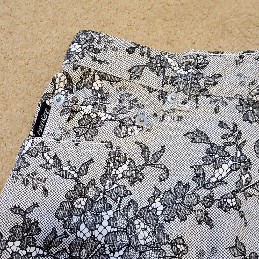 Karen Kane In-style Skirt Size 10 White with Black Floral Lace Pattern